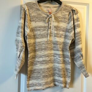NWT Knox Rose lace up V-neck poet shirt cream and gray knit size XXL Youth